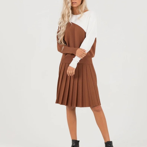 Aleeza Paris Pleated Wonder Skirt NWT Small - Picture 1 of 4